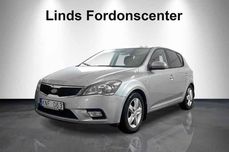 Silver Begagnad 2010 Kia Ceed Halvkombi | 33 000 kr (Marknadspris) - Bild 1/4