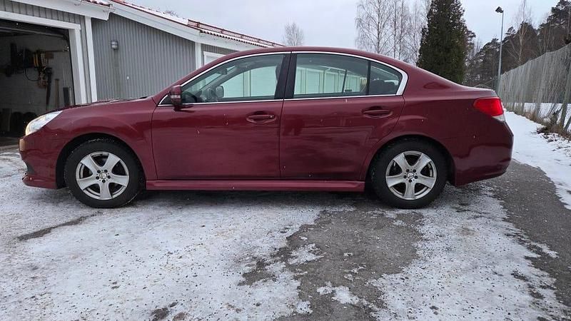 Begagnad Subaru Legacy 150 HK (110 kW) 2010 Sedan