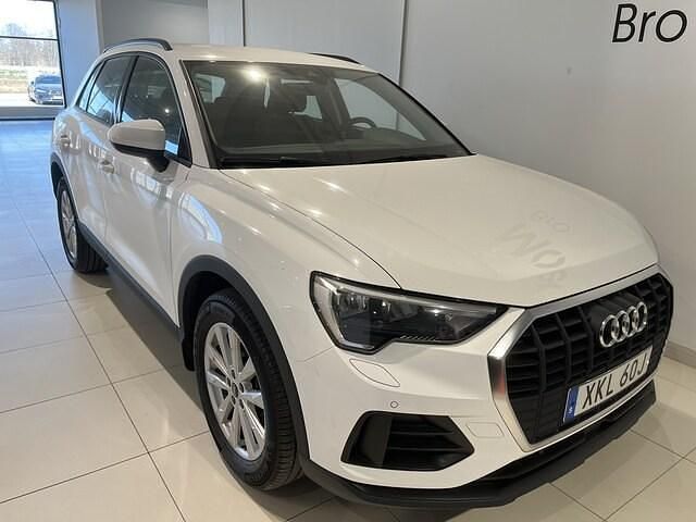 Ibisvit Begagnad 2022 Audi Q3 Proline SUV | 319 000 kr (Bra pris) - Bild 1/4