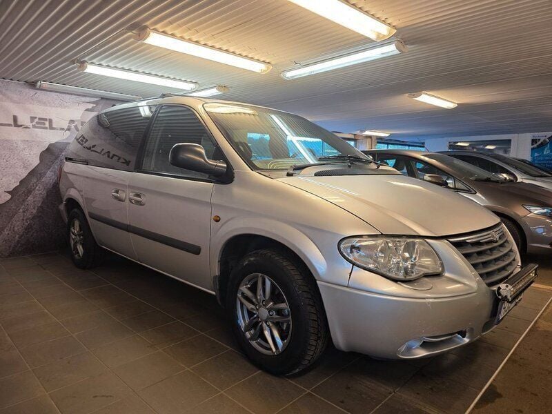 Silver Begagnad 2006 Chrysler Voyager Minibuss | 29 900 kr (Dyr) - Bild 1/4