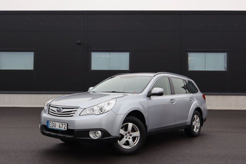 Silver Begagnad 2011 Subaru Outback SUV | 89 900 kr (Marknadspris) - Bild 1/4