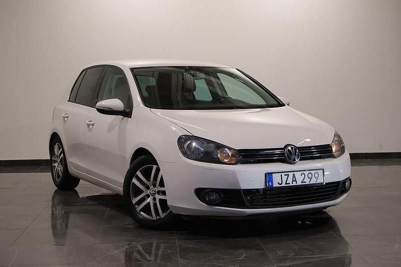 Vit Begagnad 2011 VW Golf VI Halvkombi | 79 000 kr (Marknadspris) - Bild 1/4