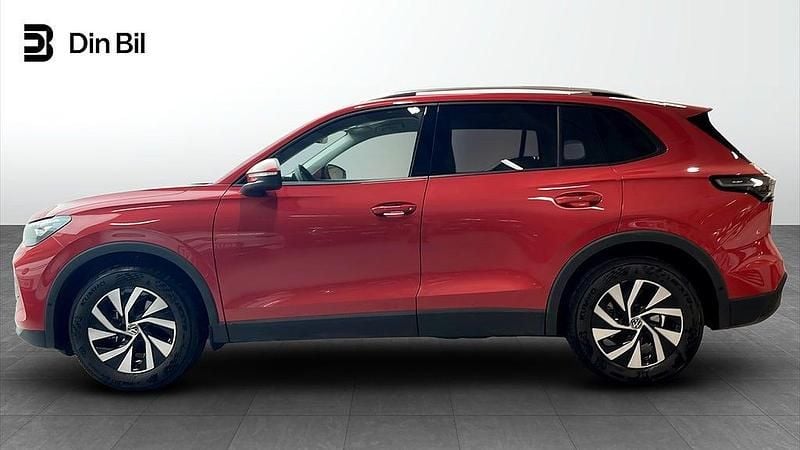 Begagnad VW Tiguan Edition 150 HK (110 kW) 2025 Röd SUV