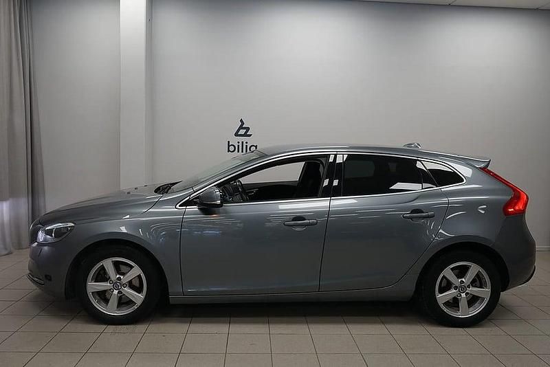 Begagnad Volvo V40 Business Edition 182 HK (133 kW) 2014 Grå Halvkombi