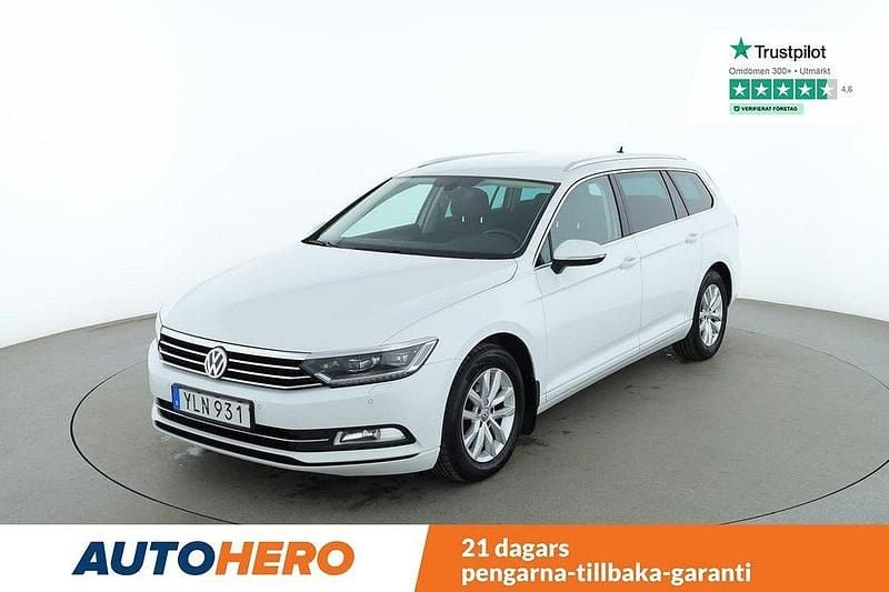 Vit Begagnad 2017 VW Passat R Kombi | 156 000 kr (Bra pris) - Bild 1/4
