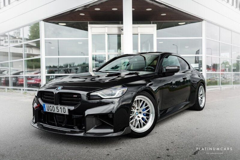 Svart Begagnad 2023 BMW M2 M Performance Sportkupé | 879 000 kr - Bild 1/4