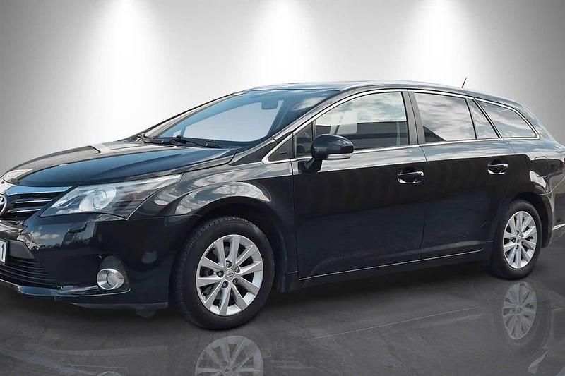 Svart Begagnad 2011 Toyota Avensis Business Edition Kombi | 95 000 kr (Marknadspris) - Bild 1/4