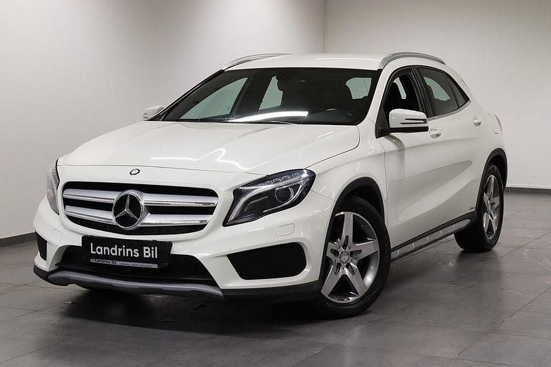 Vit (cirrusvit) Begagnad 2014 Mercedes GLA180 AMG SUV | 174 900 kr - Bild 1/4