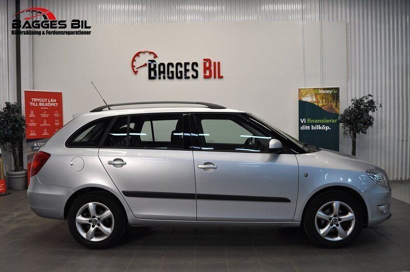 Silver Begagnad 2012 Skoda Fabia Kombi | 42 000 kr (Marknadspris) - Bild 1/4