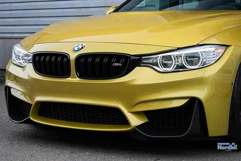 Begagnad BMW M4 Cabriolet Comfort Edition 431 HK (317 kW) 2015 Gul Cab