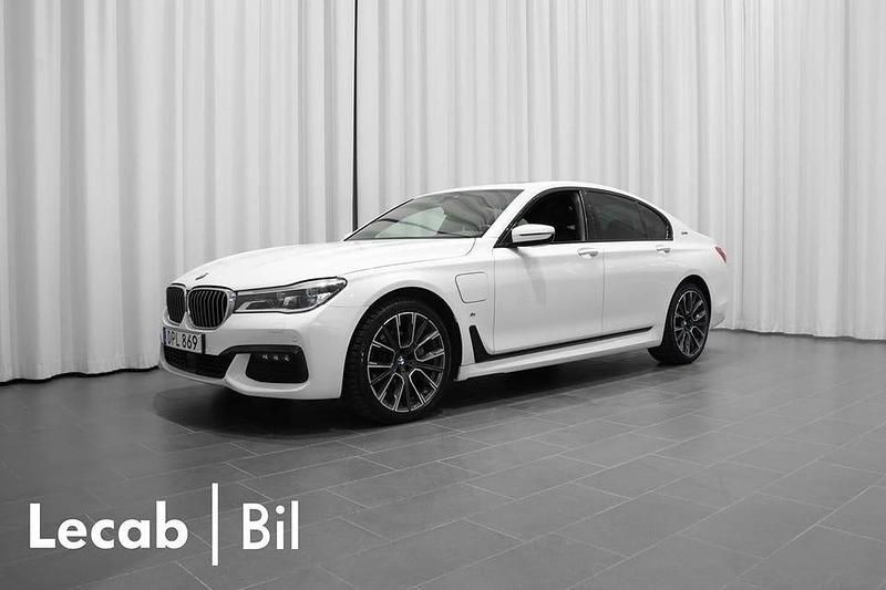 Vit Begagnad 2019 BMW 740 M Sport Sedan | 409 500 kr - Bild 1/4