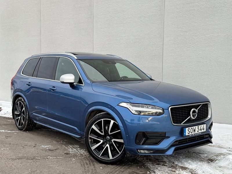 Begagnad Volvo XC90 R-Design 320 HK (235 kW) 2017 Burstimg blåmetalic SUV