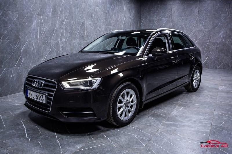 Begagnad Audi A3 Attraction 110 HK (80 kW) 2016 Brun
