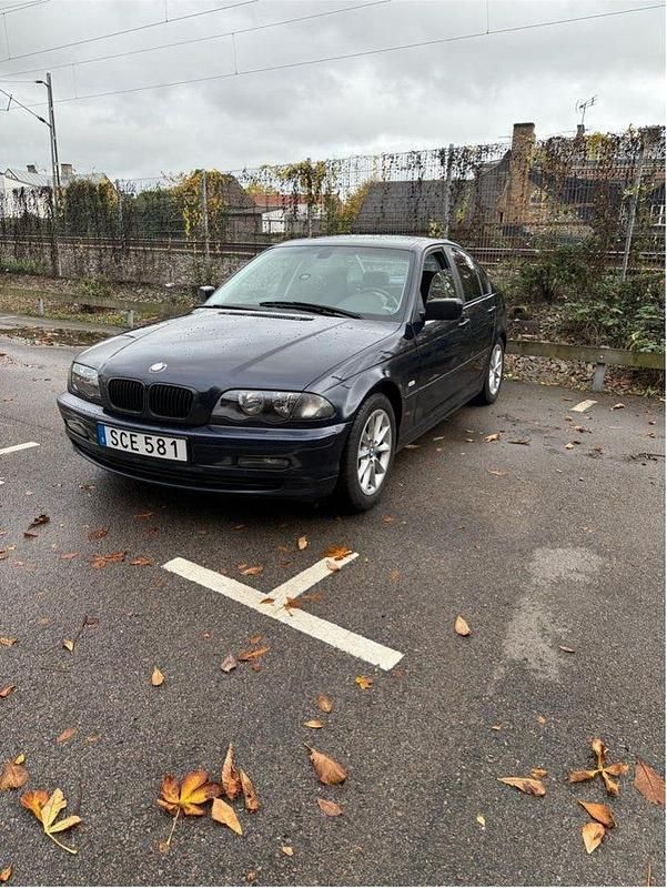 Begagnad 2001 BMW 320 Sedan | 39 900 kr (Marknadspris) - Bild 1/4