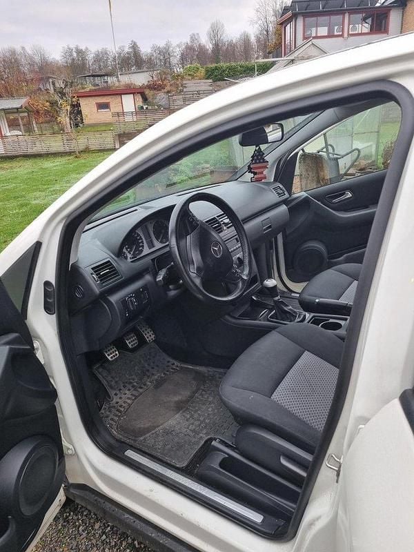Vit Begagnad 2008 Mercedes A150 Classic Halvkombi | 21 900 kr (Marknadspris) - Bild 1/4
