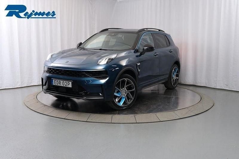 Blå Begagnad 2023 Lynk & Co 01 SUV | 309 800 kr (Marknadspris) - Bild 1/4