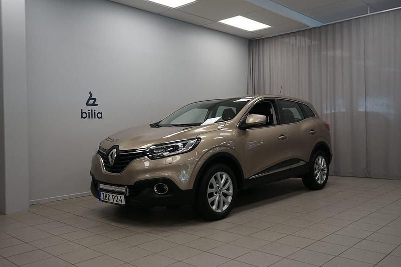 Ljusbrun (brun) Begagnad 2017 Renault Kadjar Zen SUV | 159 500 kr (Marknadspris) - Bild 1/4