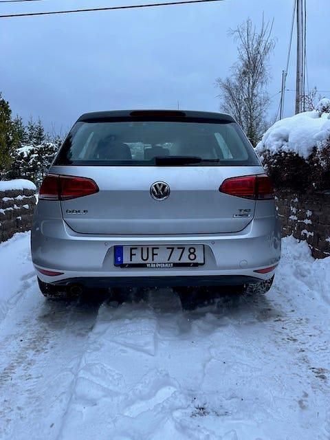 Begagnad VW Golf VII 105 HK (77 kW) 2015 Halvkombi