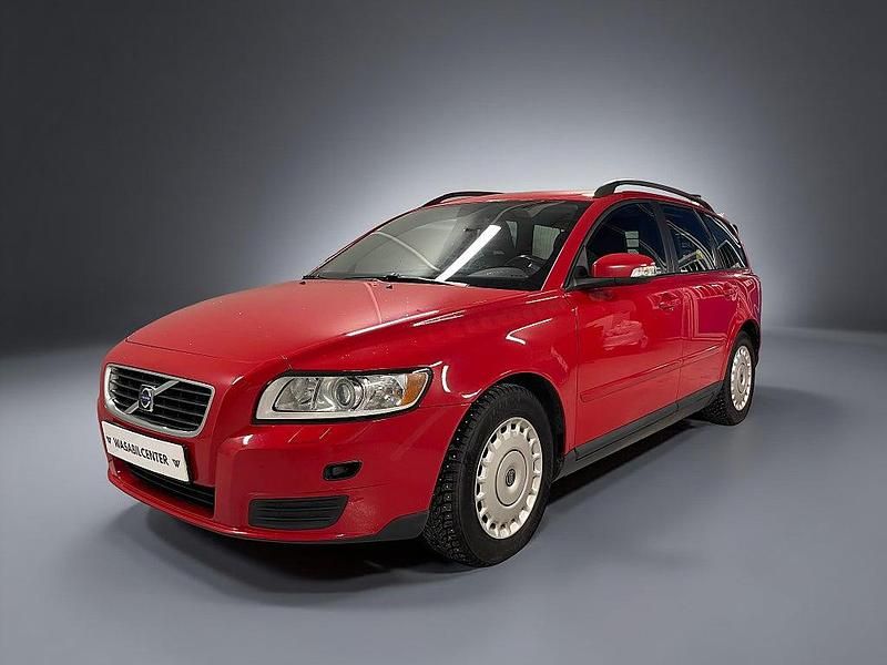 Begagnad Volvo V50 Kinetic 125 HK (91 kW) 2007 Röd Kombi