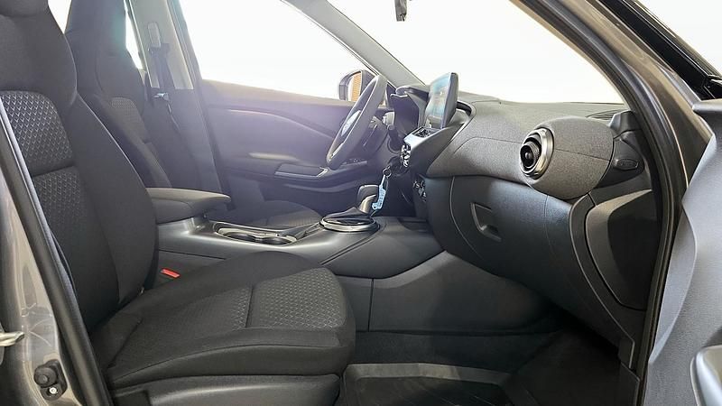 Begagnad Nissan Juke Acenta 115 HK (84 kW) 2024 Vit SUV