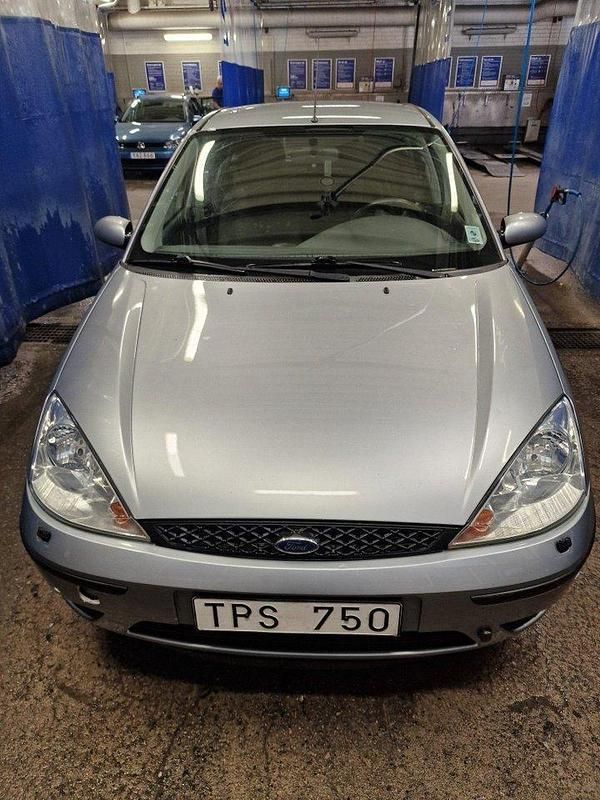 Begagnad 2002 Ford Focus Sedan | 14 000 kr (Marknadspris) - Bild 1/4