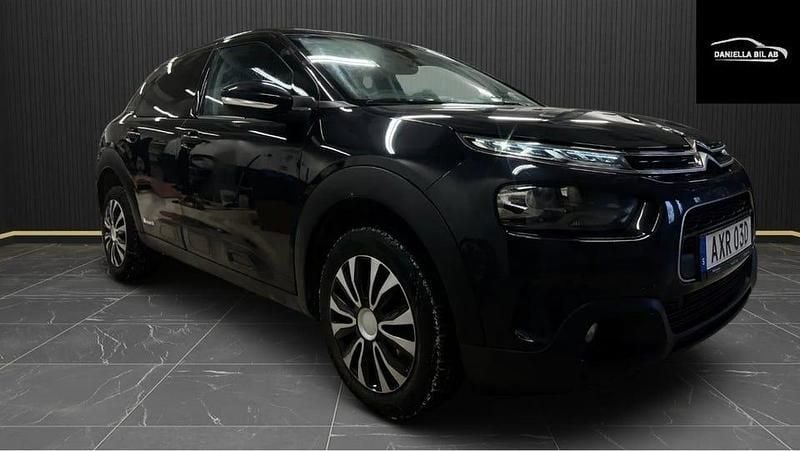 Svart Begagnad 2020 Citroën C4 Cactus PureTech Halvkombi | 134 900 kr (Marknadspris) - Bild 1/4