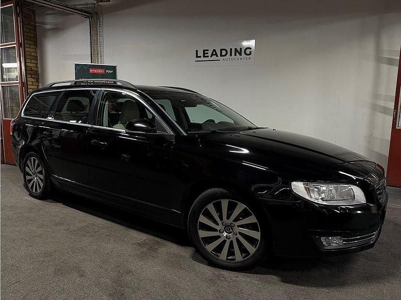 Svart Begagnad 2015 Volvo V70 Kombi | 169 900 kr (Lite dyr) - Bild 1/4
