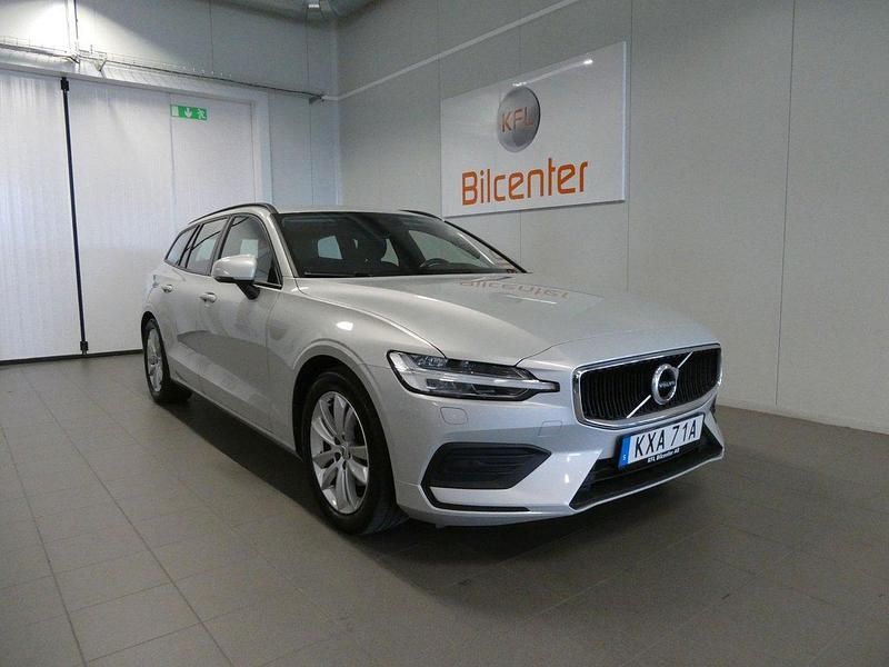 Vit Begagnad 2020 Volvo V60 Kombi | 267 900 kr (Marknadspris) - Bild 1/3