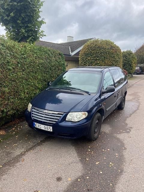 Blå Begagnad 2006 Chrysler Grand Voyager Minibuss | 13 500 kr (Superpris) - Bild 1/4