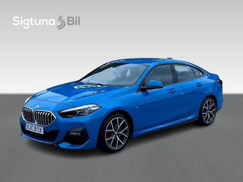 Blå Begagnad 2022 BMW 218 M Sport Sportkupé | 299 900 kr (Marknadspris) - Bild 1/3