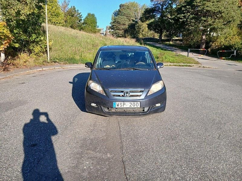 Grå Begagnad 2005 Honda FR-V Minibuss | 7 000 kr (Superpris) - Bild 1/4