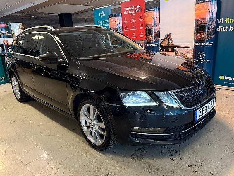Svart Begagnad 2019 Skoda Octavia G-TEC Kombi | 74 900 kr - Bild 1/4