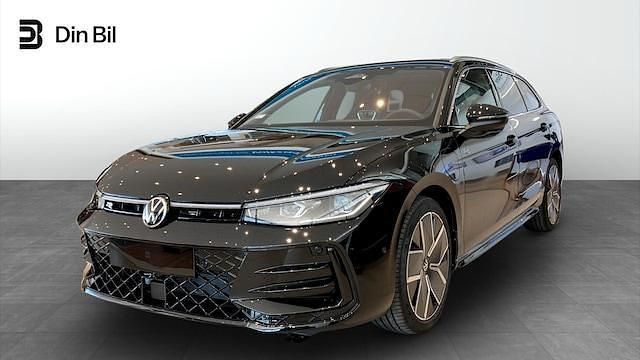Ny 2025 VW Passat R-line | 556 400 kr (Bra pris) - Bild 1/4