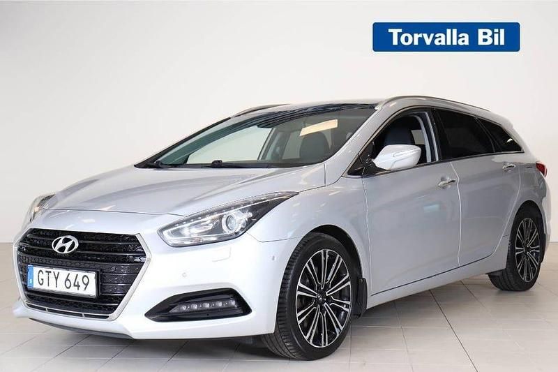 Silver Begagnad 2015 Hyundai i40 Premium Kombi | 139 900 kr (Marknadspris) - Bild 1/4