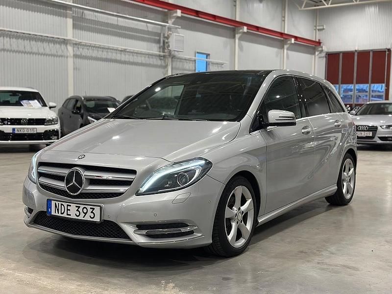 Begagnad Mercedes B200 136 HK (100 kW) 2012 Silver Minibuss
