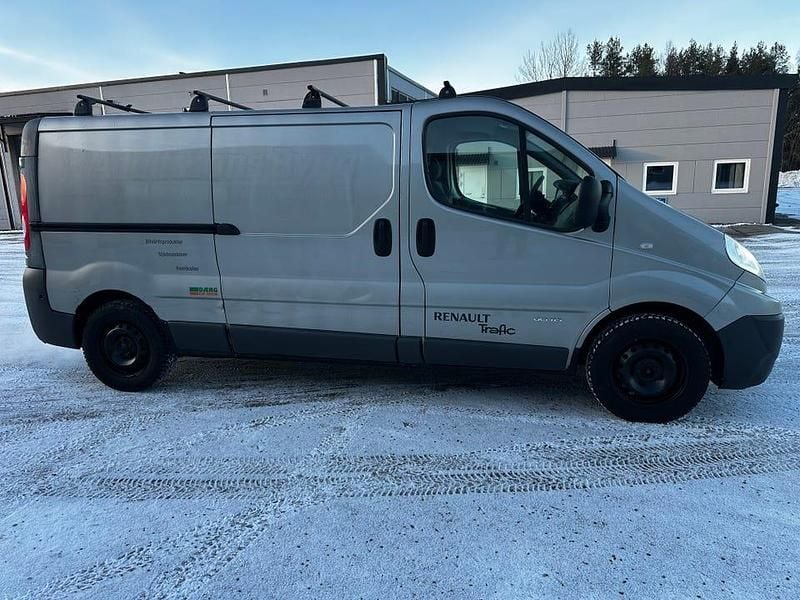 Begagnad Renault Trafic 114 HK (83 kW) 2007 Minibuss