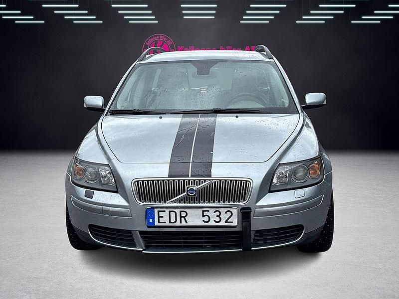 Begagnad Volvo V50 136 HK (100 kW) 2005 Silver Kombi