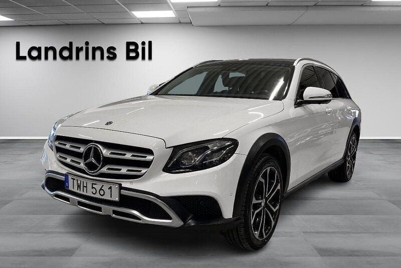 Vit Begagnad 2018 Mercedes E220 Kombi | 269 000 kr (Marknadspris) - Bild 1/4