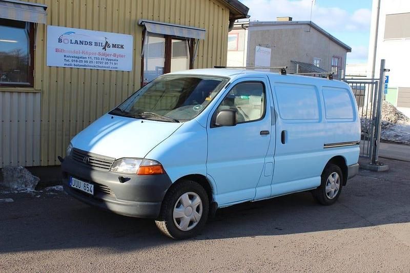 Begagnad Toyota HiAce 102 HK (75 kW) 2004 Blå Minibuss