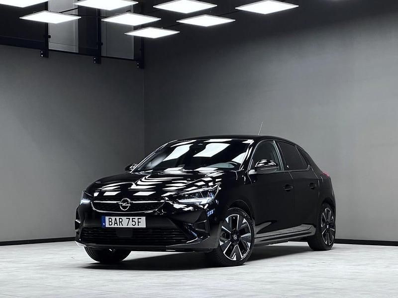 Svart Begagnad 2022 Opel Corsa SUV | 199 900 kr - Bild 1/3