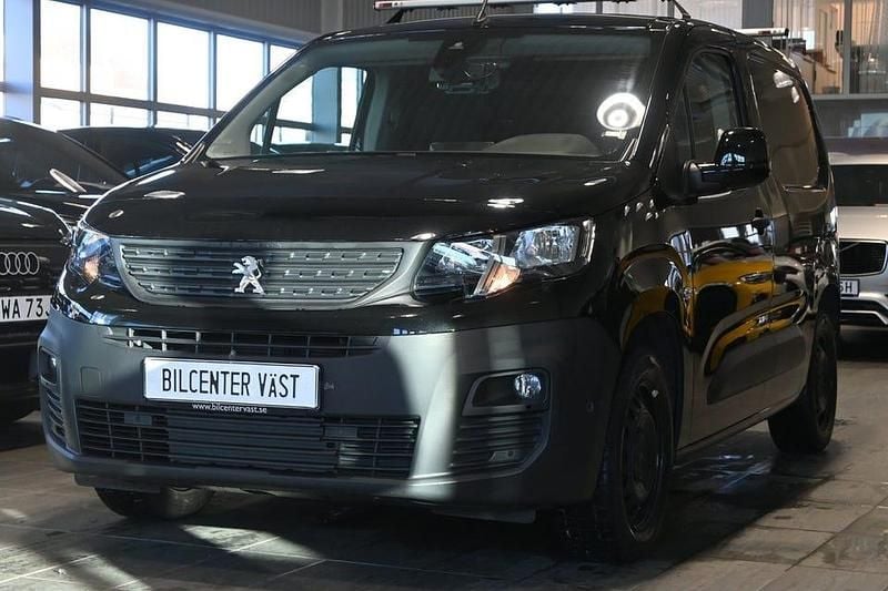 Svart Begagnad 2021 Peugeot Partner Van | 159 000 kr (Marknadspris) - Bild 1/4