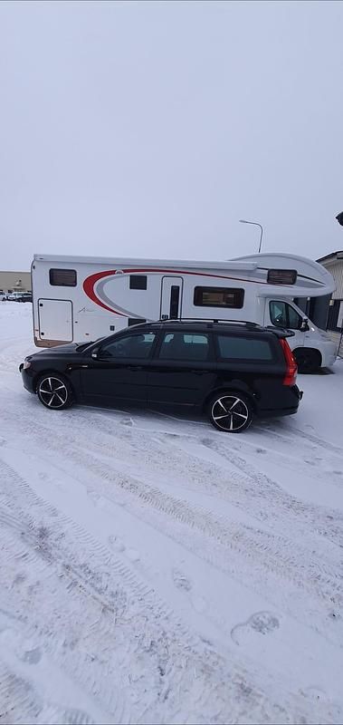 Begagnad 2011 Volvo V70 Kombi | 79 000 kr (Dyr) - Bild 1/3
