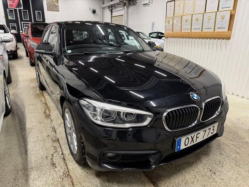 Begagnad BMW 116 Advantage 116 HK (85 kW) 2015 Svart Halvkombi