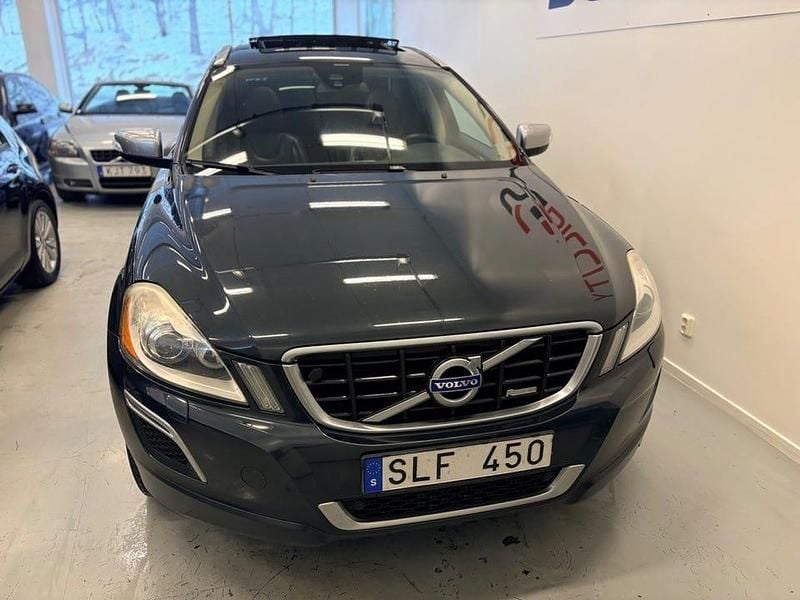 Begagnad Volvo XC60 R-Design 241 HK (177 kW) 2012 Grå SUV