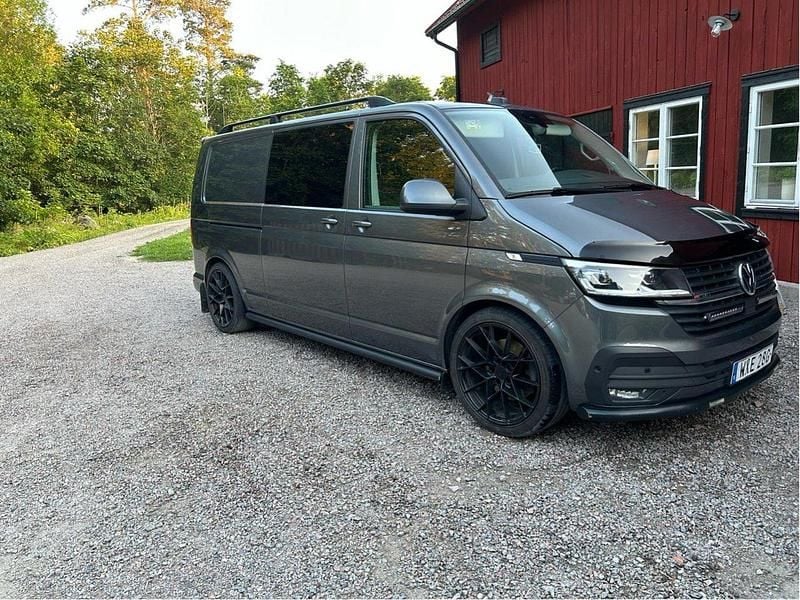 Grå Begagnad 2021 VW T6.1 Van | 549 000 kr - Bild 1/4