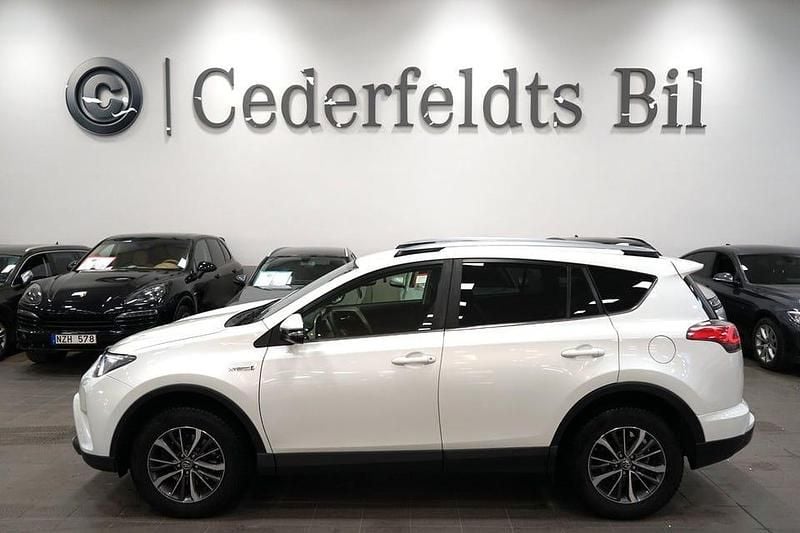 Begagnad Toyota RAV4 Hybrid Executive 197 HK (144 kW) 2017 Vit SUV
