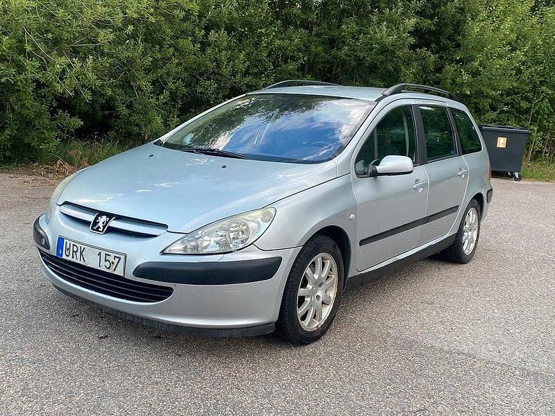 Ljusgrå Begagnad 2003 Peugeot 307 Kombi | 19 900 kr (Bra pris) - Bild 1/4