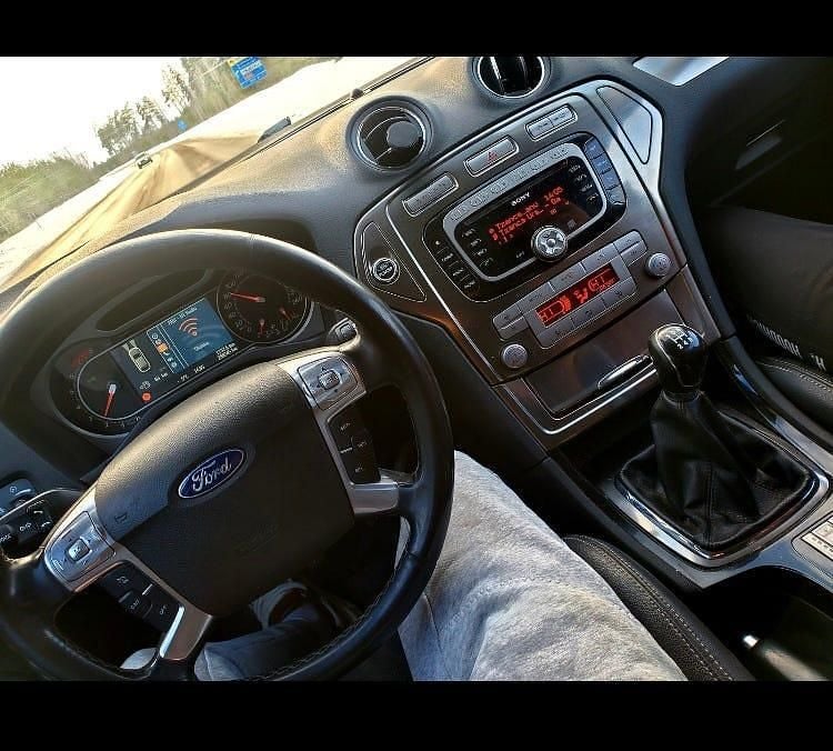 Begagnad Ford Mondeo 145 HK (106 kW) 2010 Svart Kombi