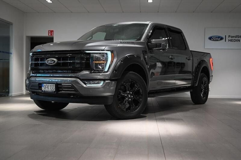 Grå Begagnad 2023 Ford F-150 Lariat Pickup | 749 000 kr - Bild 1/4