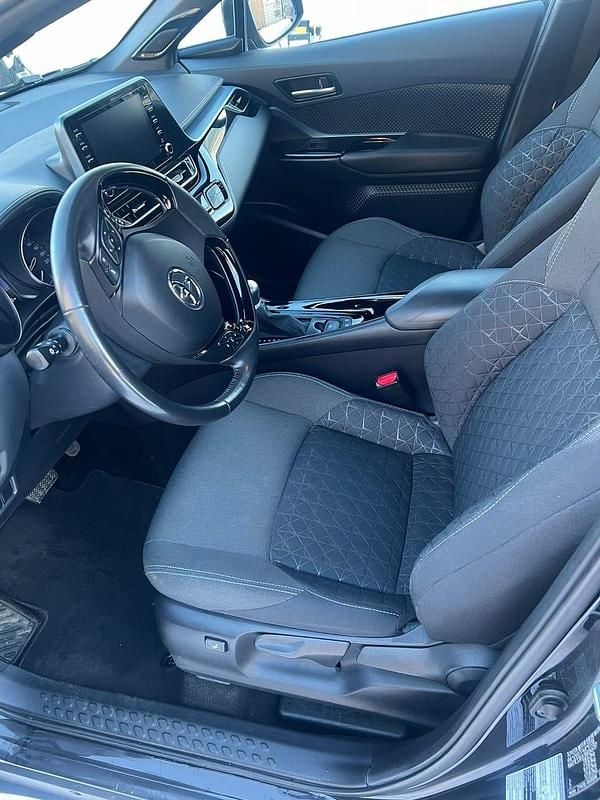 Begagnad Toyota C-HR 122 HK (89 kW) 2020 SUV